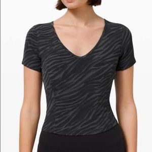 Lululemon Nulu Slim Yoga T-Shirt